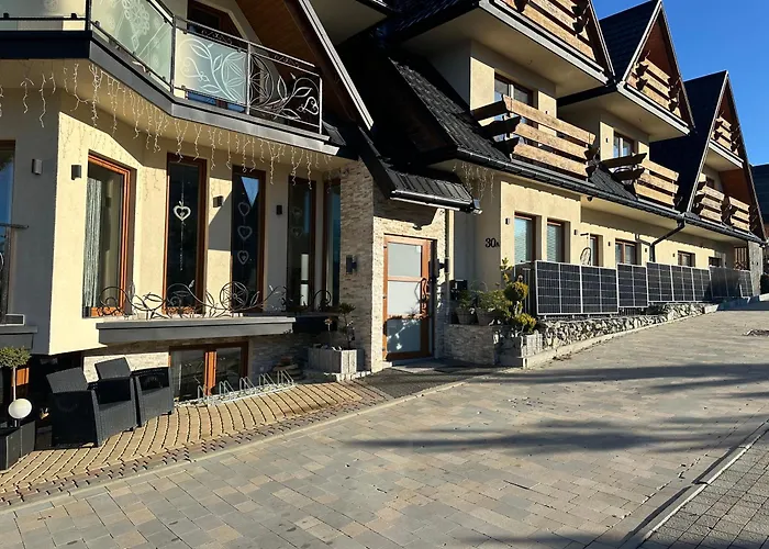 Pokoje z prysznicem 2 3 4 osobowe z łazienką lub Apartament z wanną z hydromasażem na wyłączność
